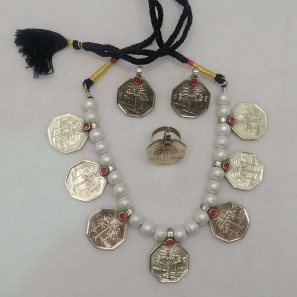 Vintage Coins and Pearls Beads Jewelry Set, Coins Necklace With Earrings - Picture 4 of 5